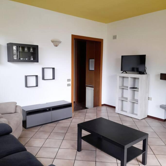 Il Vecchio Kiwi - House With Private Garden Βίλα Oleggio Castello Εξωτερικό φωτογραφία